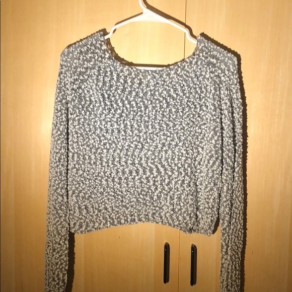 Crop Top - Picture 2 of 3